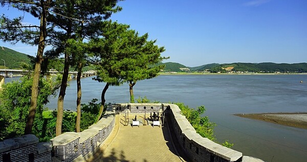 인구 감소 지역 중에서도 강화도는 최근 5년간 중장년층 유입이 꾸준히 발생한 지역이다. 사진은 강화도 초지진 전경. [출처=강화군청]