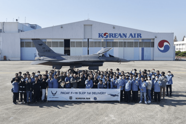 대한항공은 미 공군 F-16 수명 연장 사업의 초도 항공기를 성공적으로 출고한 바 있다.[출처=대한항공]