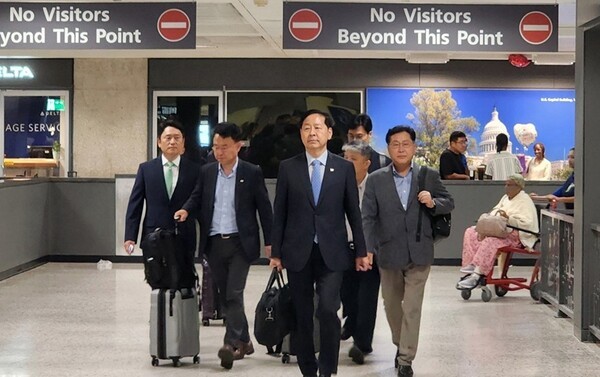 구 부총리는 워싱턴 D.C.에 도착 직후 러트닉 상무장관과 만나 양국 간 통상 현안을 논의한 것으로 알려졌다. 구체적인 협의 장소는 공개되지 않았다.[출처=연합]