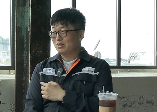 이상욱 한화오션 책임이 EBN 산업경제와 인터뷰를 하고 있다. [출처=진명갑 기자]