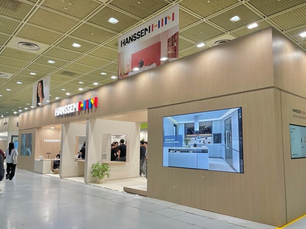 종합 홈 인테리어 전문기업 ㈜한샘은 오는 8월 2일까지 서울 코엑스에서 열리는 국내 최대 건축박람회 '코리아빌드'에 참가해 부엌·욕실·수납 등 인테리어 신상품을 대거 선보인다고 밝혔다. [출처=한샘]