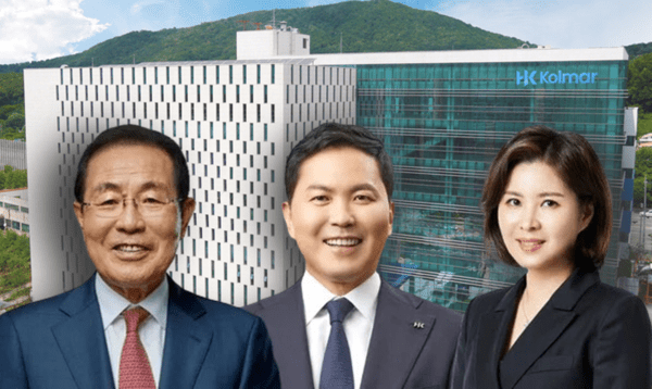 윤동한 한국콜마 회장(왼쪽부터), 윤상현 콜마홀딩스 부회장, 윤여원 콜마비앤에이치 대표 [출처=EBN]