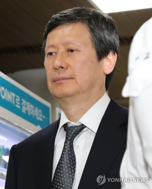 신동주 SDJ코퍼레이션 회장이 롯데지주 보통주를 매수했다. [출처=연합뉴스]