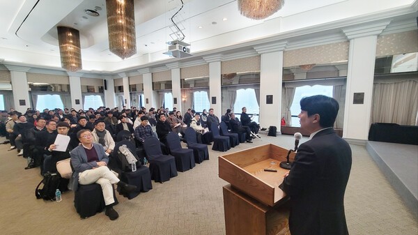 한국프랜차이즈산업협회가 대법원에 피자헛 차액가맹금 소송(부당이득금반환 청구의 소, 이하 피자헛 소송) 상고심 재판부에 보조 참가 신청서를 이날 제출한다고 4일 밝혔다. [출처=한국프랜차이즈산업협회]