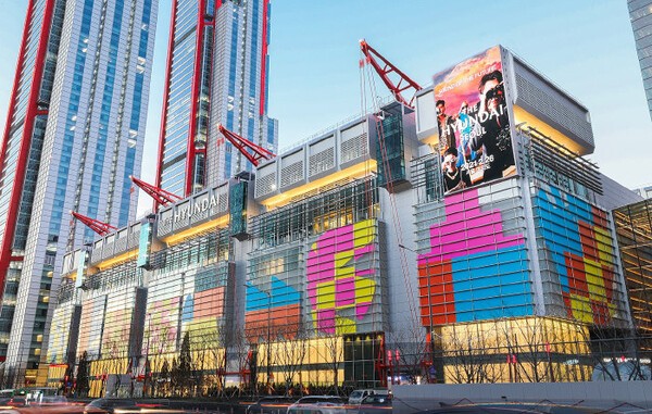 현대백화점이 2분기 영업이익 102% 상승을 기록했다. [출처=현대백화점그룹]