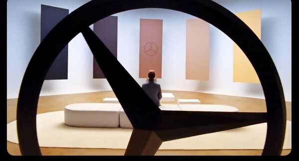 국토교통부(장관 김윤덕)는 메르세데스-벤츠코리아㈜, 현대자동차㈜, 만트럭버스코리아㈜, 르노코리아㈜에서 제작·수입·판매한 21개 차종 2만4555대에서 제작 결함이 발견되어 자발적 시정조치(리콜)를 실시한다고 7일 밝혔다. 이미지는 벤츠코리아 홈페이지 갈무리.[출처=ebn]