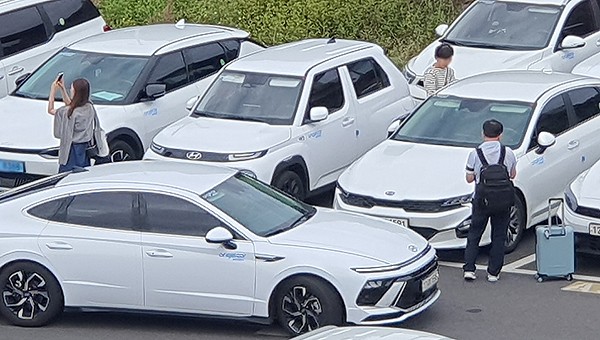 제주지역 주요 렌터카 업체 상당수가 취소 절차를 예약보다 어렵게 운영하고 있었다. [출처=연합뉴스]