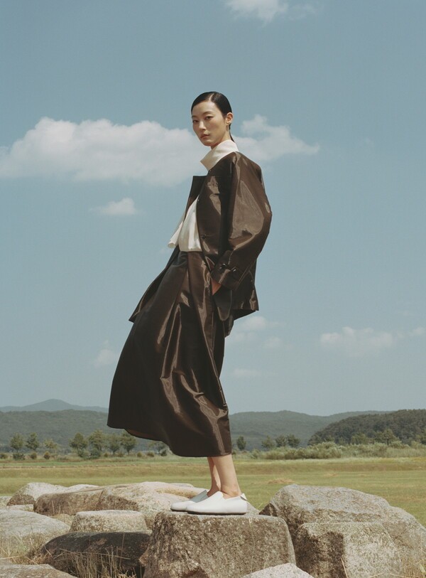 삼성물산 패션부문의 르베이지는 브랜드 미학과 대표 신상품을 보여주는 2025년 가을·겨울 시즌(FW) 캠페인을 공개했다. [출처=삼성물산 패션]