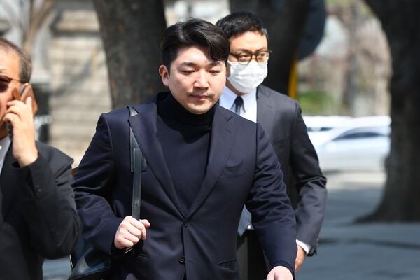 최형록 발란 대표가 4월3일 서울 서초구 서울회생법원에서 열리는 기업회생신청 대표자 심문기일에 출석하고 있다.[출처=연합]