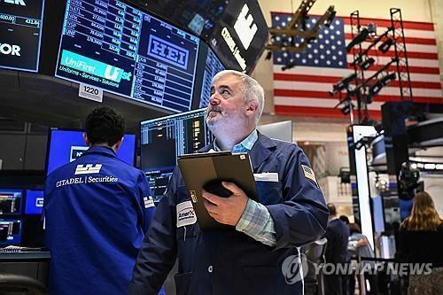  뉴욕증시 3대 주가지수가 금리인하 기대감에 크게 상승했다. [출처=연합뉴스]