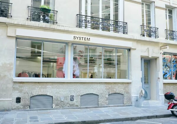 한섬이 프랑스 현지 대표 백화점들과 잇단 매장 오픈 계약을 체결하며 글로벌 패션 시장에서 다시 한번 존재감을 드러내고 있다. [출처=한섬]