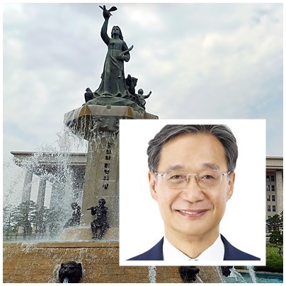 유동수 의원(더불어민주당ㆍ인천 계양갑ㆍ박스 사진)은 27일, '전국모범운전자연합회 설치 및 지원에 관한 법률 제정안'을 대표 발의했다고 밝혔다.[출처=ebn]