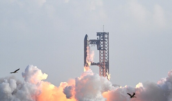 26일 미 텍사스에서 발사된 스타십.[출처=연합뉴스]