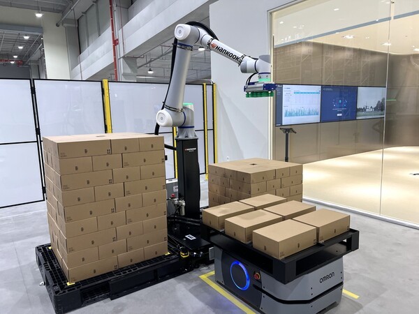 이노베이션 센터가 보유한 첨단 자동화 장비 '다관절 협동 로봇 [출처=한국앤컴퍼니그룹]