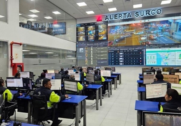 수르코의 중앙관제센터. 수르코는 한화비전의 CCTV 2000여대를 도입했다. [출처=한화비전]