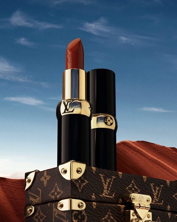 신세계면세점이 루이 비통의 첫 뷰티 라인 ‘라 보떼 루이 비통(La Beauté Louis Vuitton)’을 세계 면세점 가운데 처음으로 선보이며 글로벌 럭셔리 경험 확장의 신호탄을 쏘아 올렸다. [출처=신세계면세점]