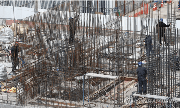 건설 노동자.기사와 무관.[출처=연합]