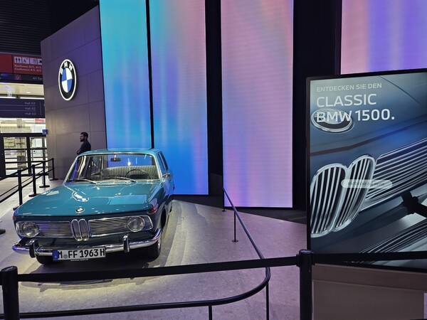 1960년대 세단 노이어 클라쎄 [출처=박성호 기자]