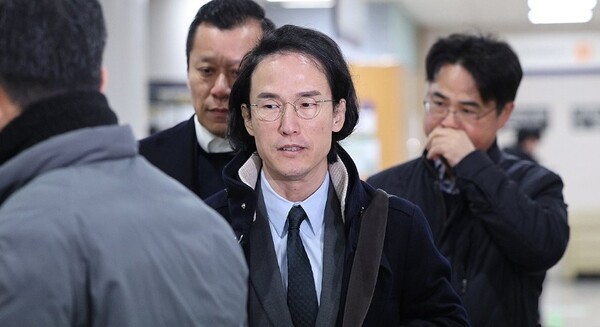 계열사 부당지원 및 횡령·배임 의혹을 받는 조현범 한국앤컴퍼니그룹 회장이 지난해 1월 서울 서초구 중앙지법에서 열린 속행공판에 출석하고 있다. [출처=연합뉴스]