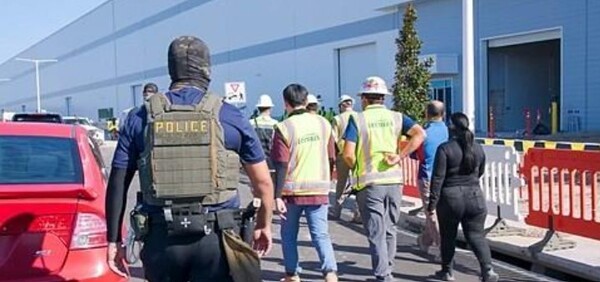 미국 이민 단속 당국이 지난 4일(현지시각) 조지아주 현대차그룹·LG에너지솔루션의 합작 배터리 공장 건설현장에서 벌인 불법체류·고용 단속 현장 영상과 사진을 홈페이지를 통해 공개했다. 이민당국이 공개한 현대차·LG엔솔 이민단속 모습. [출처=연합뉴스]