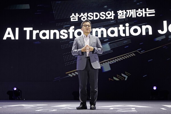 이준희 삼성SDS 대표가 11일 서울 코엑스에서 열린 '리얼 서밋 2025'에서 기조연설을 발표하고 있다. [출처=삼성SDS]