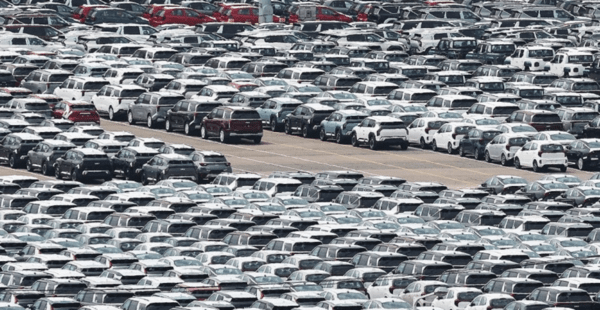 지난 9월 4일 경기도 평택항에 수출용 자동차가 세워져 있는 모습. [출처=연합]