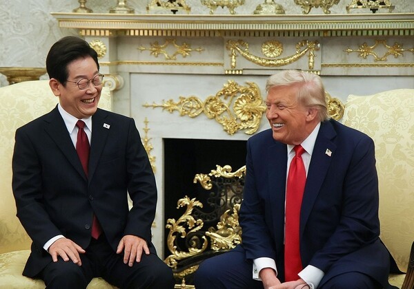 관세 협상이 진행되는 동안 미국은 한국을 기존 한미 자유무역협정(FTA) 체결 국가로서의 지위를 충분히 고려하지 않는 태도를 보여왔다. 조지아주 구금 사태는 이러한 단면을 여실히 보여주는 사례로 지적된다.[출처=연합]