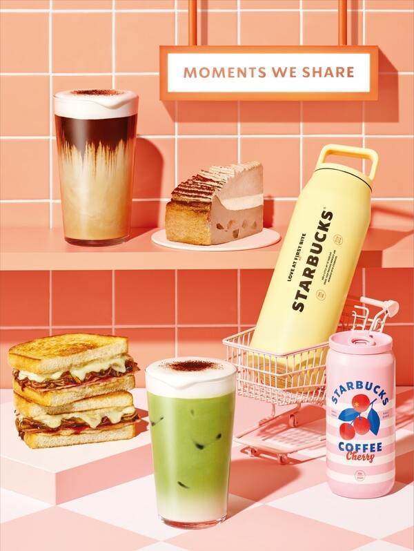 스타벅스코리아의 이번 가을 프로모션은 음료·푸드 신메뉴와 더불어 별 적립 이벤트, 굿즈 증정 등 다채로운 프로그램으로 꾸며져 고객의 관심을 끌 전망이다. [출처=스타벅스코리아]