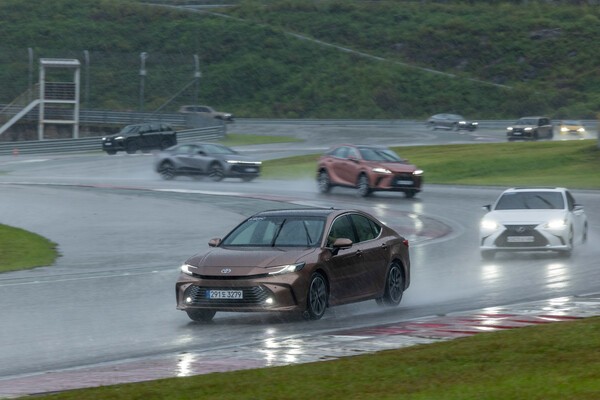 토요타 가주 레이싱 모터스포츠 클래스 트랙 주행 [출처=한국토요타자동차] 