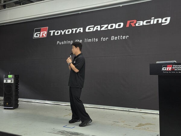 정의철 선수가 이론을 설명하는 모습 [출처=박성호 기자]