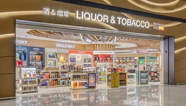 신라면세점 인천공항점 제2여객터미널 주류 매장 전경. [출처=호텔신라]