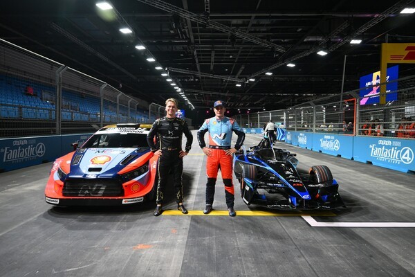 (왼쪽부터) 'DS 펜스케 포뮬러 E 팀' 소속 '맥시밀리언 귄터' 선수, 'WRC 현대 쉘 모비스 월드 랠리 팀' 소속 '아드리안 포모' 선수 [출처=한국타이어앤테크놀로지]