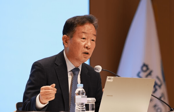 23일 서울 중구 한국은행에서 열린 기자간담회에서 황건일 한은 금융통화위원이 '한은의 역할과 정책 환경 대응'에 대해 발언하고 있다. [출처=한국은행]