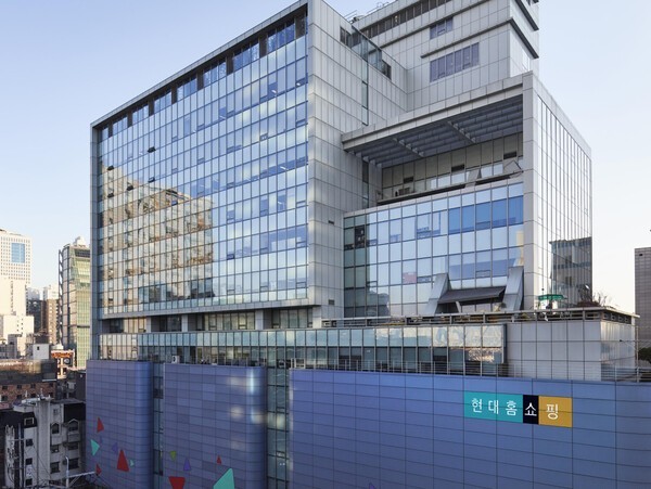 현대홈쇼핑은 2025년 ‘한국산업의 고객만족도(KCSI)’ 조사에서 TV홈쇼핑과 인터넷쇼핑몰 부문 1위를 기록했다. [출처=현대홈쇼핑]