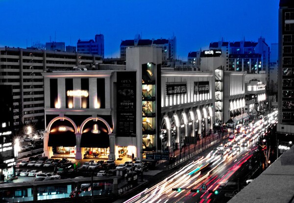 뉴코아아울렛 강남점 야경. [출처=이랜드]