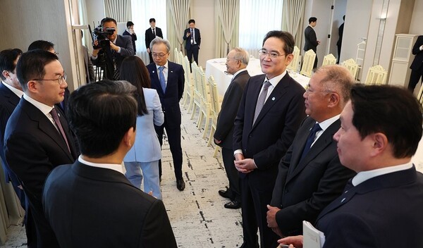 경기 둔화와 미·중 갈등, 노란봉투법 등 복합 위기에 대응하기 위해 주요 그룹들이 예년보다 한 달 빠른 인사를 예고하고 있다. [출처=연합뉴스]