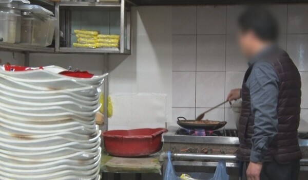 정부가 업무상 재해위험이 높은 자영업자의 산업재해보험(산재보험) 가입을 의무화하고, 향후 전 국민을 대상으로 한 ‘산재보험 보편 적용제도’ 도입을 추진한다. [출처=연합]