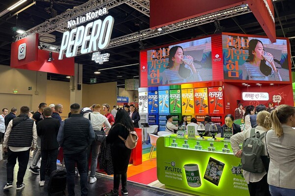 롯데웰푸드가 지난 4일부터 8일(현지시간)까지 독일 쾰른 국제전시장(Koelnmesse)에서 열린 ‘아누가 2025(ANUGA 2025: 이하 아누가)’에 첫 참가해 핵심 브랜드를 성공적으로 홍보했다. [출처=롯데웰푸드]