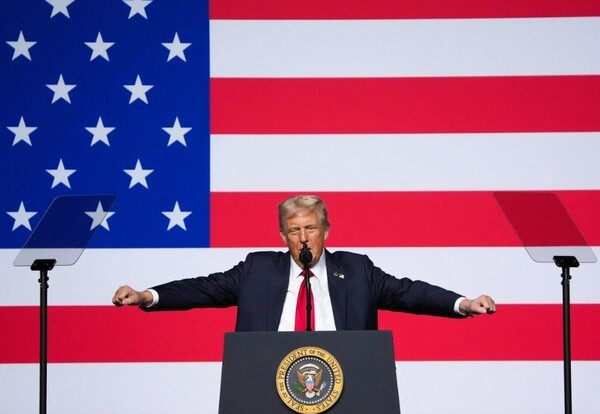 미국 연방정부가 2025회계연도에 사상 처음으로 1조달러가 넘는 이자비용을 지출한 것으로 추정됐다. [출처=연합]