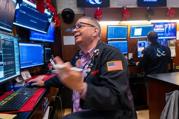 뉴욕 증권거래소의 트레이더. [출처=연합뉴스]