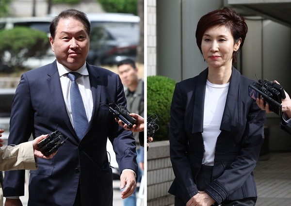 (사진 왼쪽부터) 최태원 SK그룹 회장, 노소영 아트센터 나비 관장. [출처=연합]