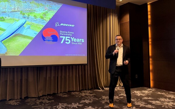 데이브 슐티 보잉상용기 부문 지역 마케팅 총괄 디렉터가 설명하고 있다.[사진=김태준 기자]