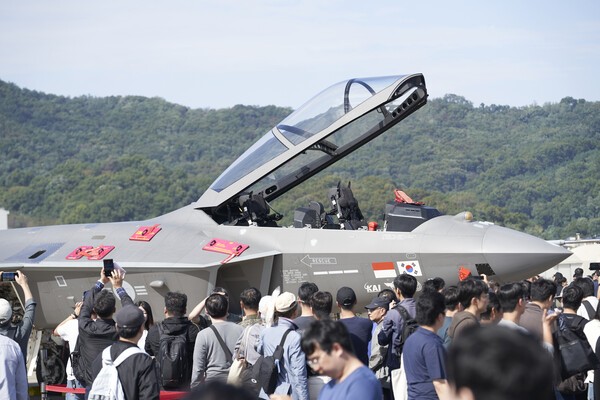전시된 KF-21의 모습.[출처=KAI]