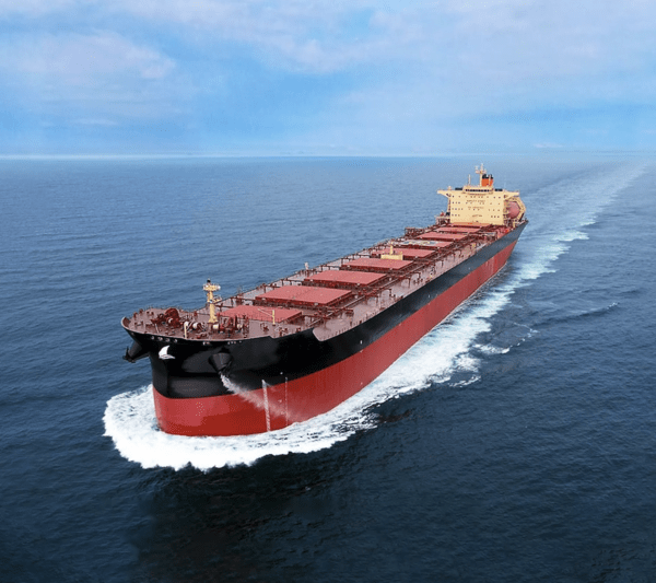 HD현대 아비커스의 대형선박용 자율운항 솔루션 '하이나스 컨트롤(HiNAS Control)'이 적용된 에이치라인해운 선박. [제공=HD현대]