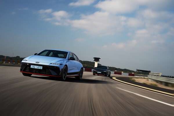 현대자동차 아이오닉 6 N의 주행 모습.[출처=현대자동차]