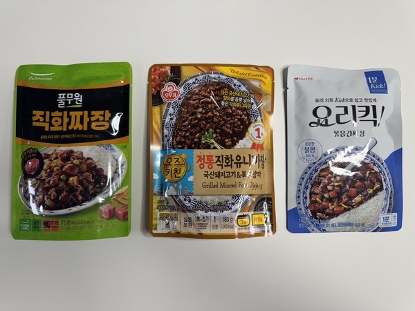 불향보다 중요한 건 ‘짜장 본연의 깊이’. 풀무원은 식감, 오뚜기는 풍미, 롯데는 속도에서 각자의 길을 찾고 있었다. [출처=전제형 기자]