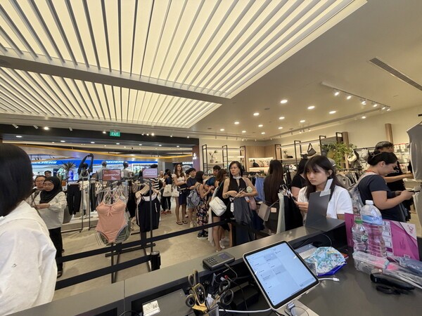 안다르가 싱가포르 대표 명소로 꼽히는 복합쇼핑몰 ‘비보시티(VivoCity)’에 싱가포르 3호점을 오픈했다. [출처=안다르]