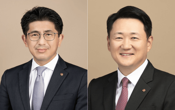 좌) 김승모 한화 건설부문 대표, 우) 김우석 한화 건설 부문 신임 대표 내정자[출처= 한화그룹]