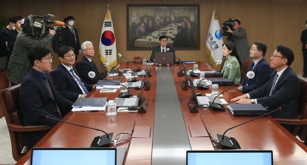 미국 연방준비제도(Fed·연준)가 두 달 연속 기준금리를 인하했지만, 한국은행이 다음 달 이에 동참하기는 쉽지 않을 전망이다.  ⓒ한국은행