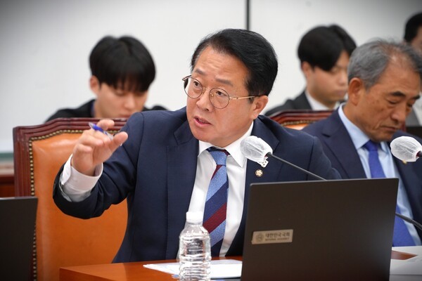 더불어민주당 문금주 의원 (전남 고흥·보성·장흥·강진)이 우리나라 수산물 무역 적자가 2001년 이후 누적 521억 달러에 달한다며 해양수산부의 대책 마련이 시급하다고 지적했다.[출처=문금주 의원실]